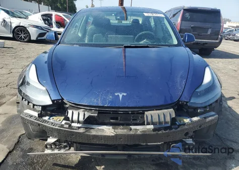2022 Tesla Model 3 z USA, uszkodzony, nr VIN 5YJ3E1EB8NF158268